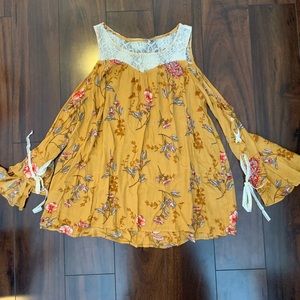 Maternity Top Never Worn!!